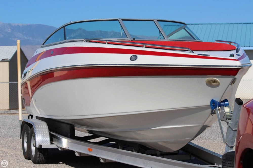 2003 Crownline 26 - Photo #1