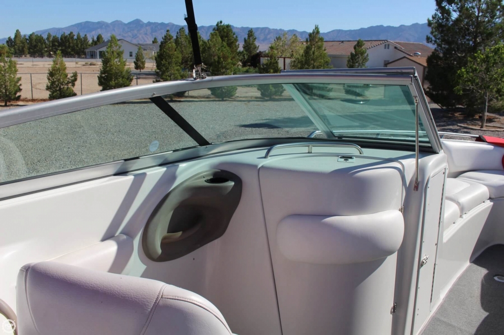 2003 Crownline 26 - Photo #8