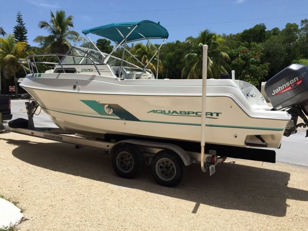 1999 Aquasport 24 Power boat for Sale in Miami, FL