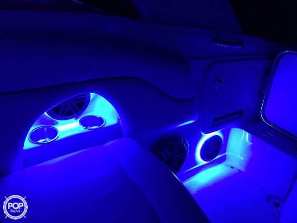 2007 Crownline 32 - Photo #16