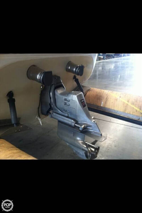 2002 Wellcraft 22 - Photo #2