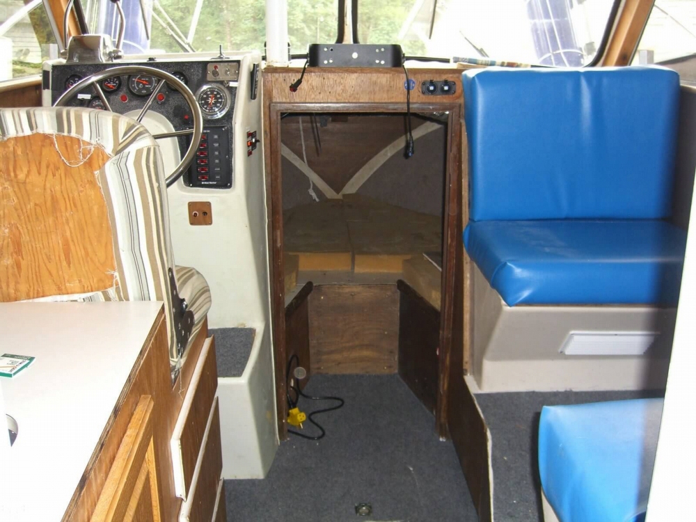1967 Uniflite 23 - Photo #24