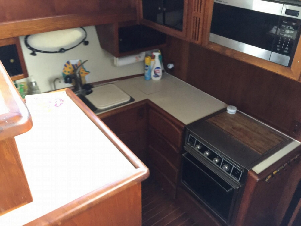 1987 Californian 42 - Photo #22