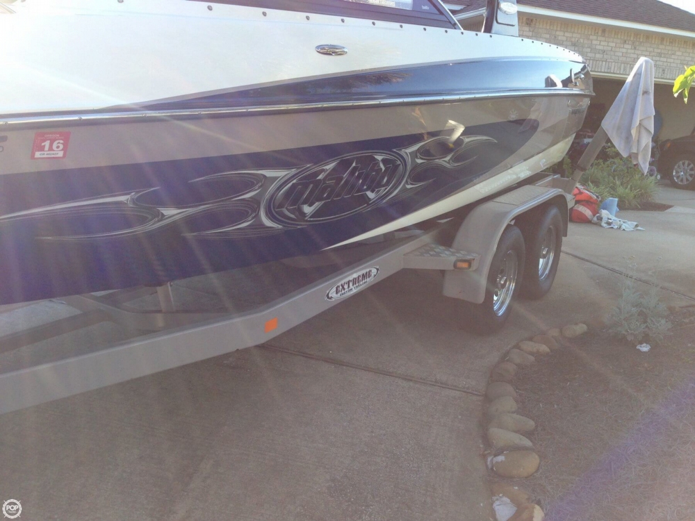 2005 Malibu 23 - Photo #12