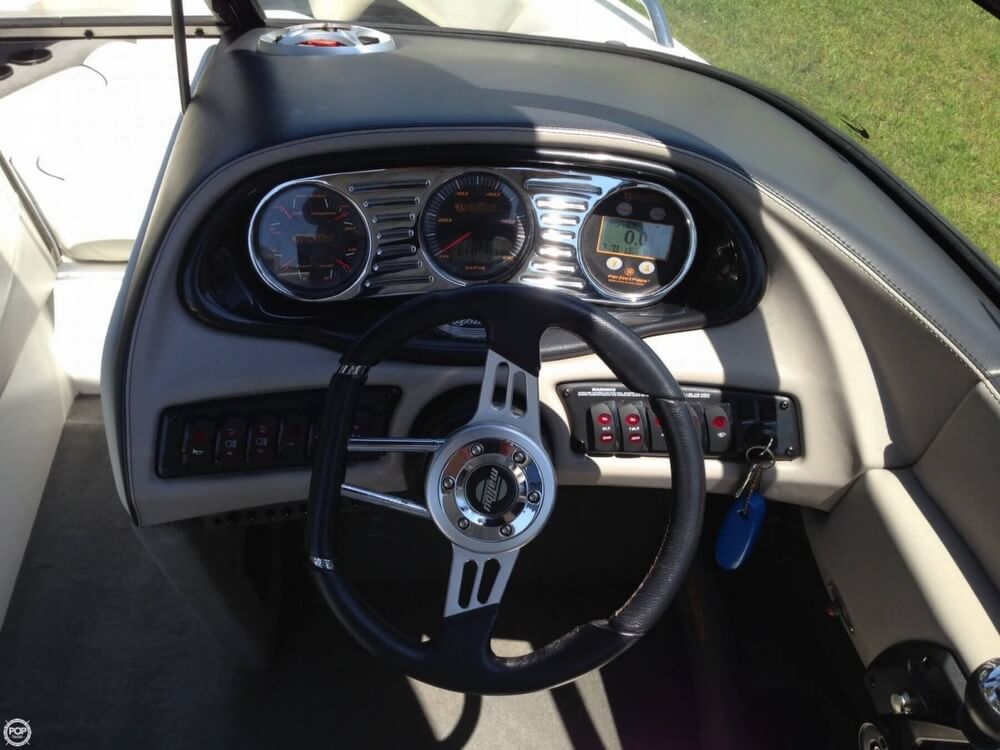 2005 Malibu 23 - Photo #25