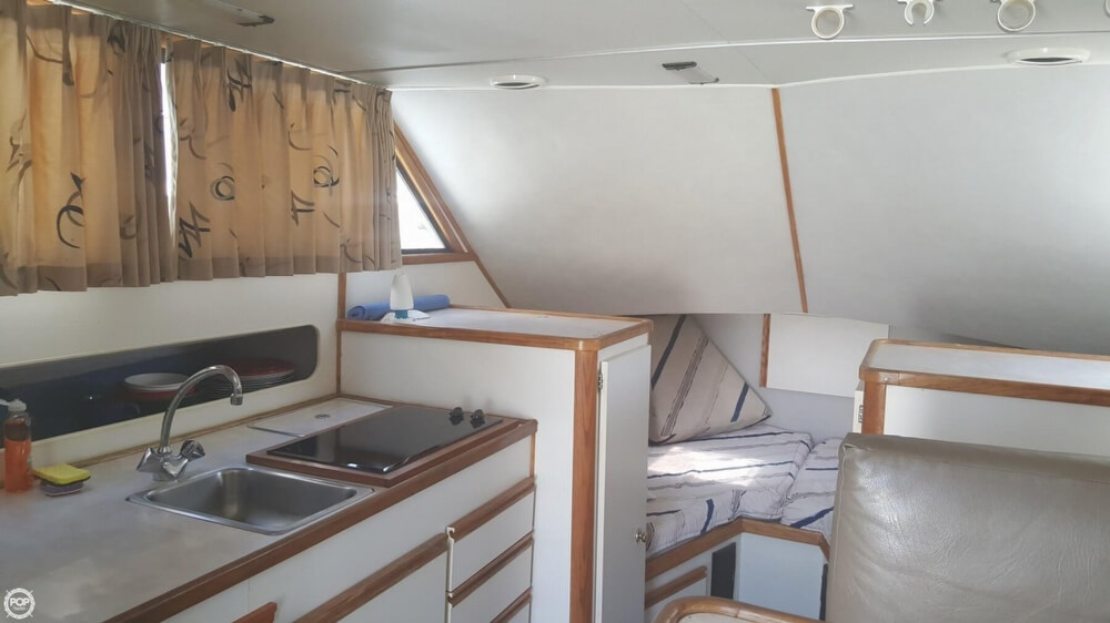 1990 Chris-Craft 30 - Photo #3