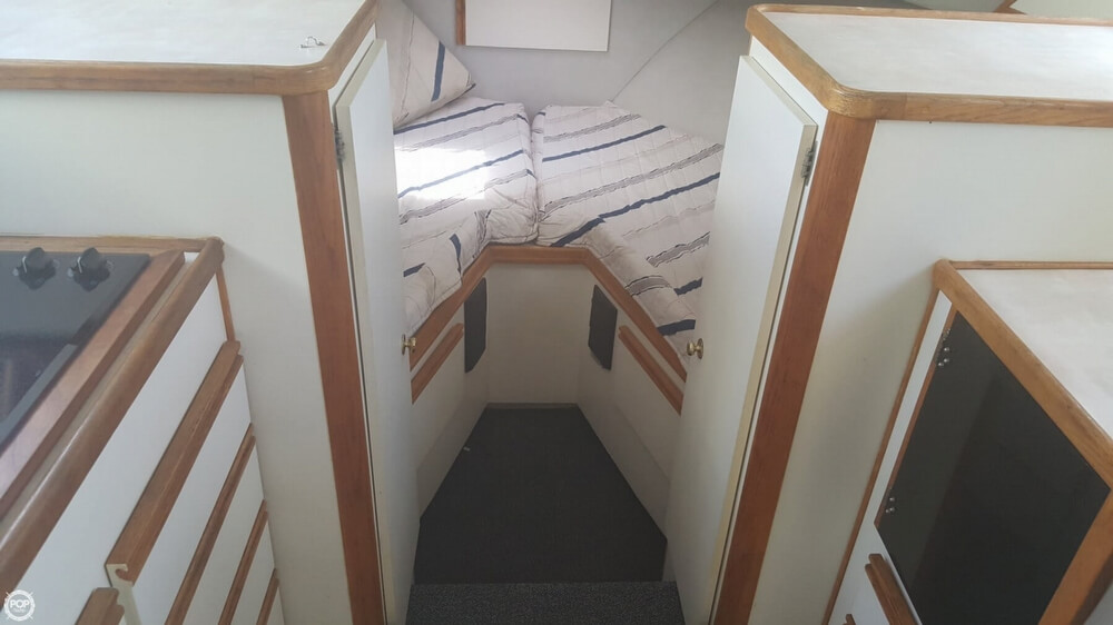 1990 Chris-Craft 30 - Photo #24