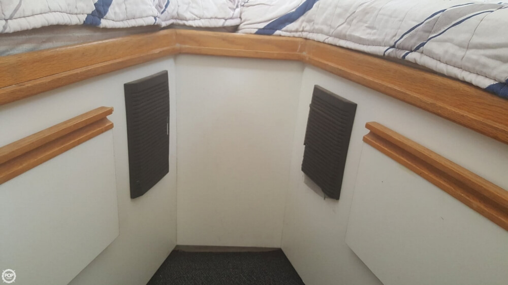 1990 Chris-Craft 30 - Photo #27