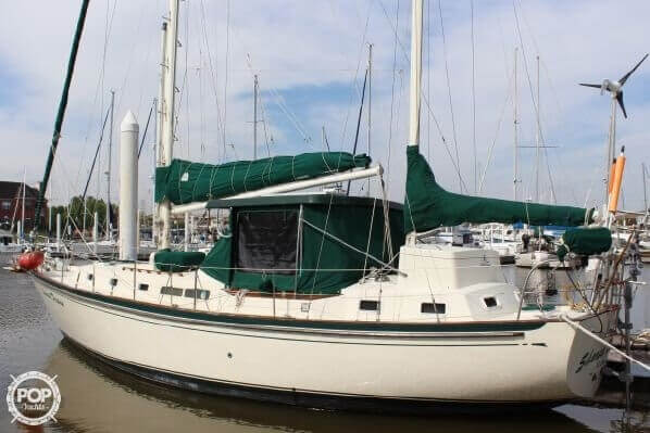 1982 Whitby Boat Works 42 - Photo #4