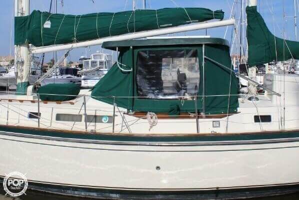 1982 Whitby Boat Works 42 - Photo #7