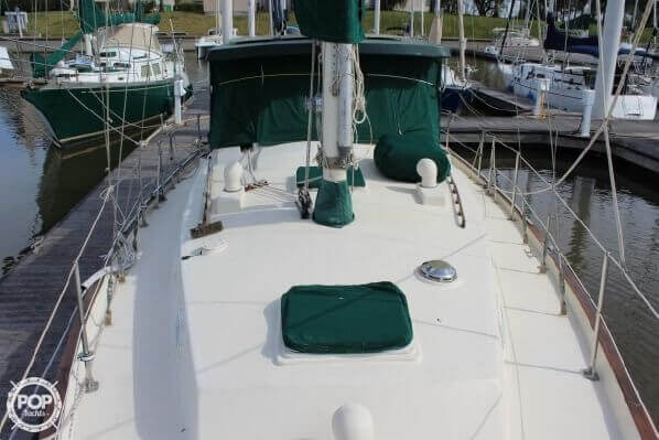 1982 Whitby Boat Works 42 - Photo #10