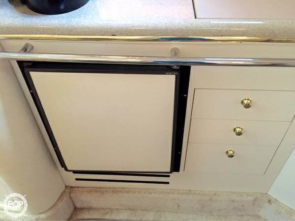1999 Sea Ray 31 - Photo #13