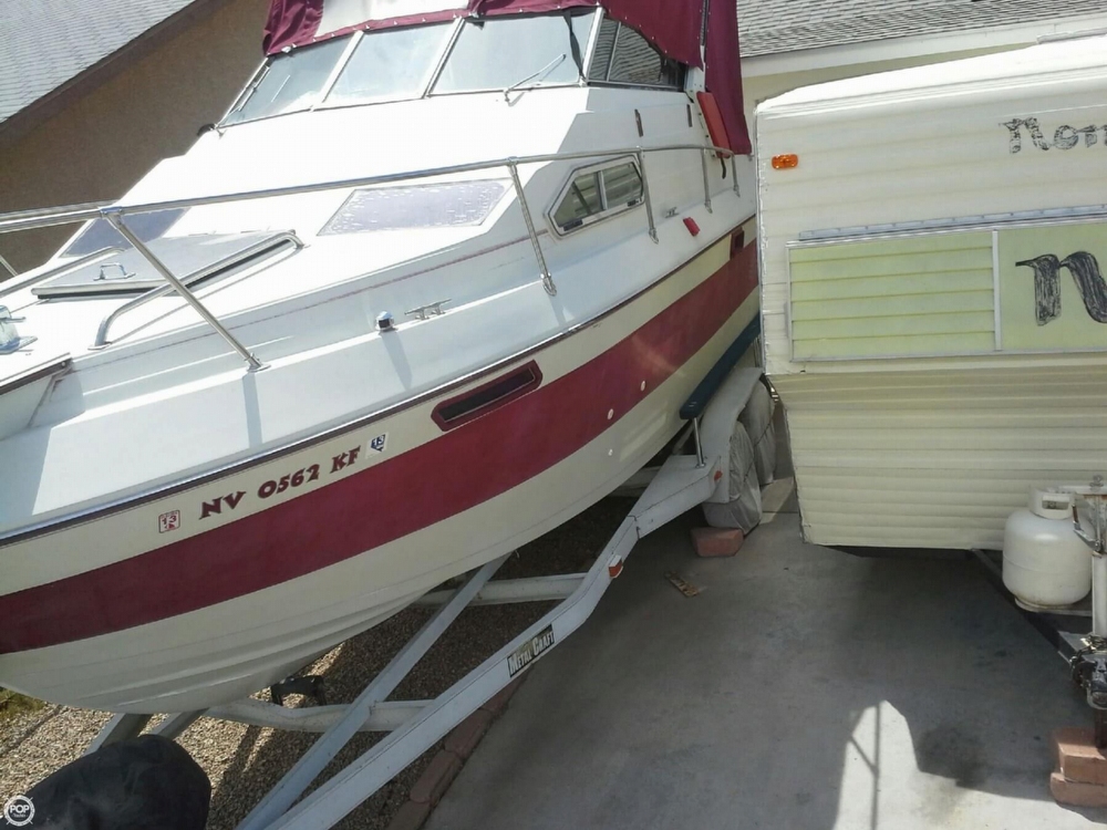 1985 Sun Runner 24 - Photo #2