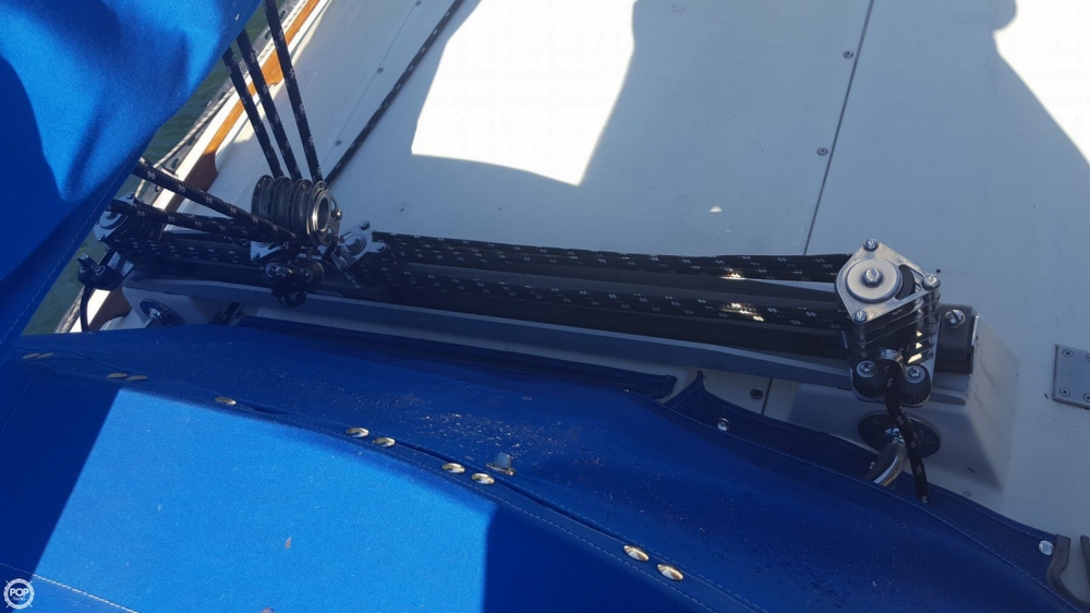 1980 C & C Yachts 34 - Photo #5