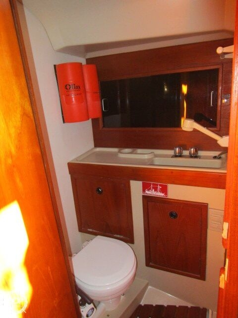1980 C & C Yachts 34 - Photo #19