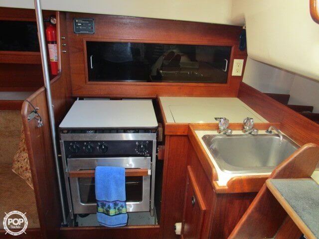 1980 C & C Yachts 34 - Photo #23