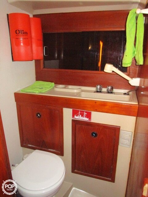1980 C & C Yachts 34 - Photo #24