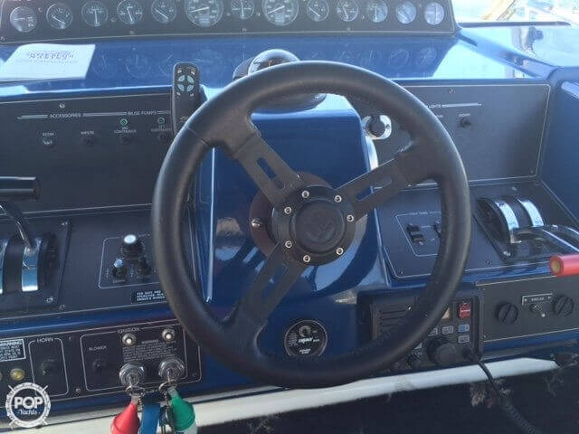 1990 Carver 38 - Photo #12