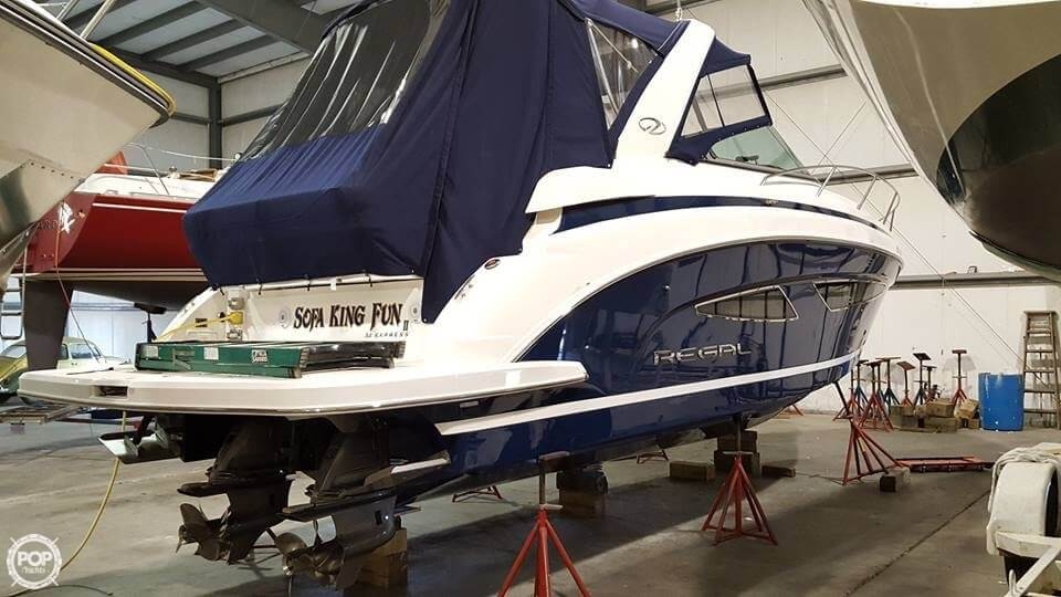 2015 Regal 32 - Photo #3