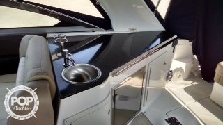 2015 Regal 32 - Photo #4
