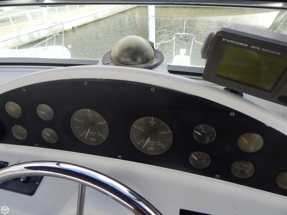 1998 Bayliner 35 - Photo #5