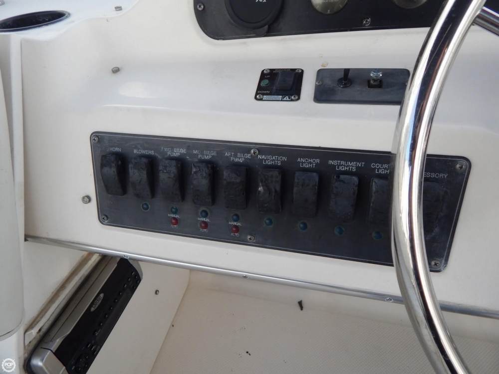 1998 Bayliner 35 - Photo #10