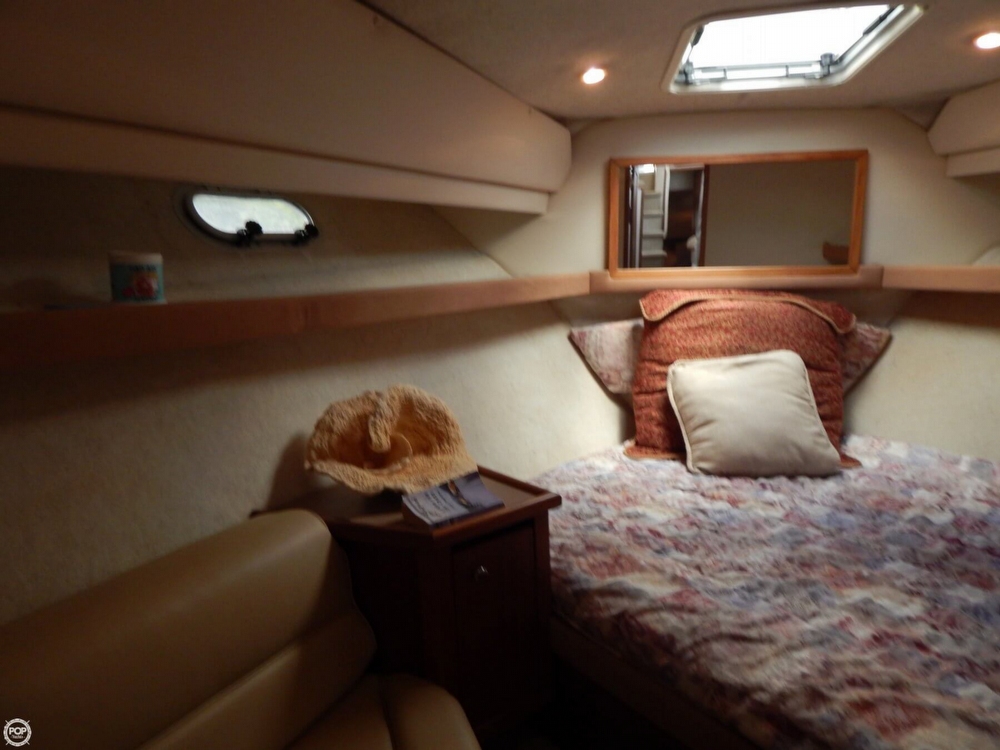 1998 Bayliner 35 - Photo #15
