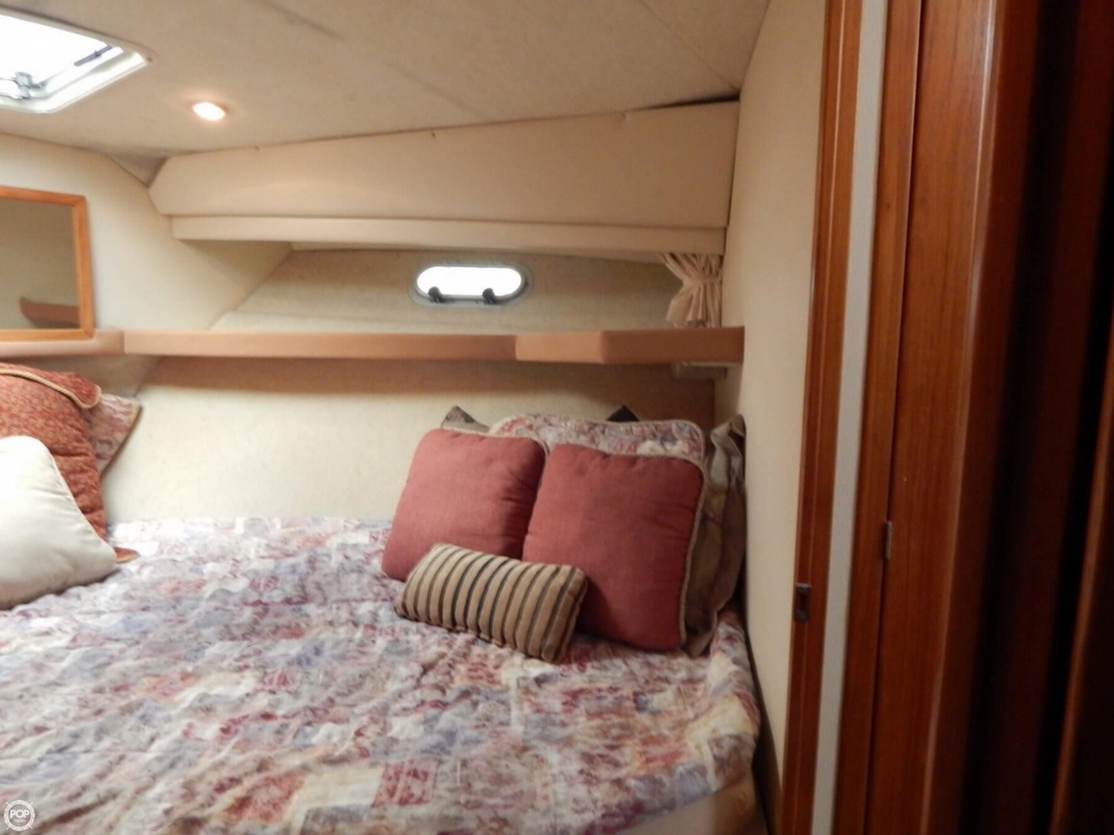 1998 Bayliner 35 - Photo #17