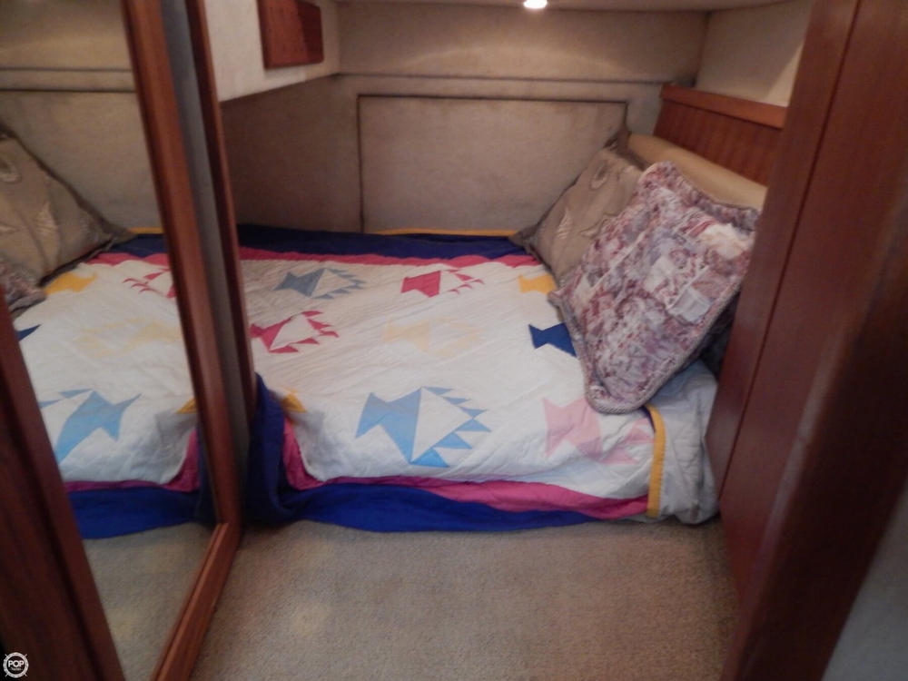 1998 Bayliner 35 - Photo #21