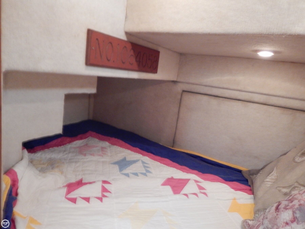 1998 Bayliner 35 - Photo #24