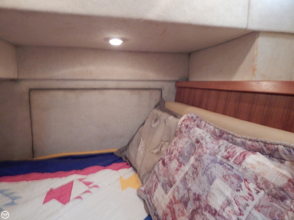1998 Bayliner 35 - Photo #25
