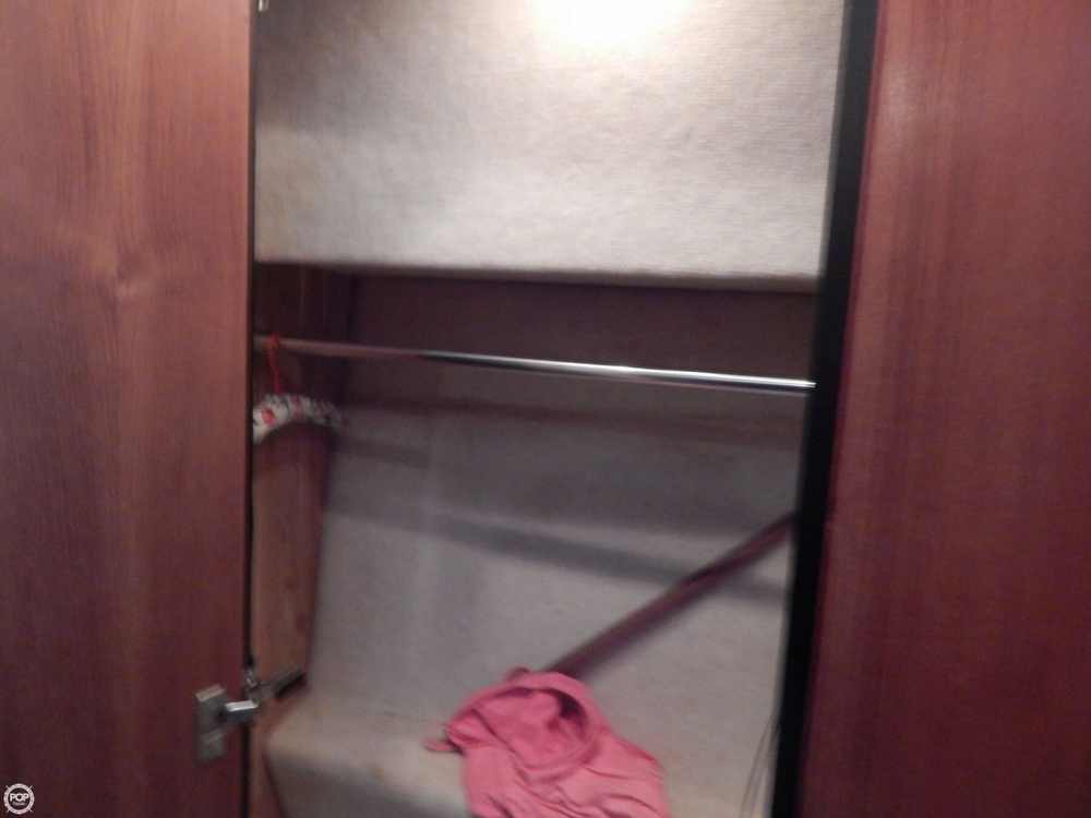 1998 Bayliner 35 - Photo #26