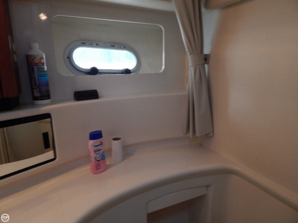 1998 Bayliner 35 - Photo #30