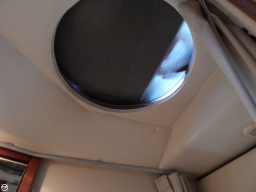 1998 Bayliner 35 - Photo #32