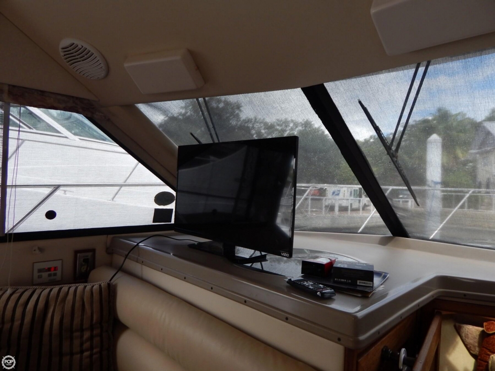 1998 Bayliner 35 - Photo #35