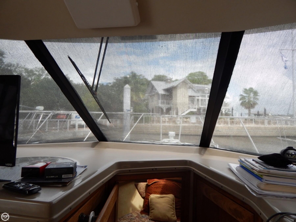 1998 Bayliner 35 - Photo #36