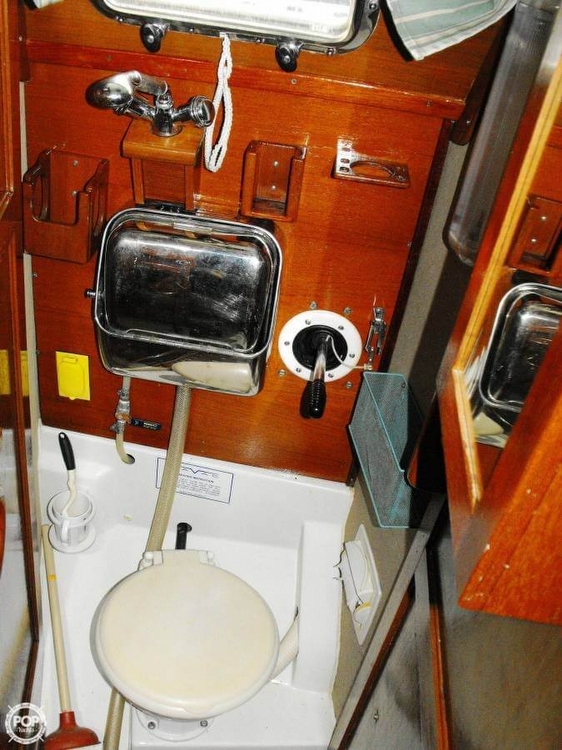 1977 Columbia 32 - Photo #8