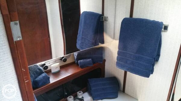 1988 Bayliner 38 - Photo #15