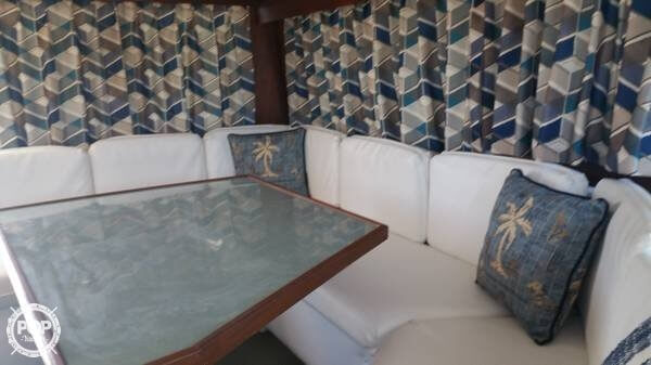 1988 Bayliner 38 - Photo #17