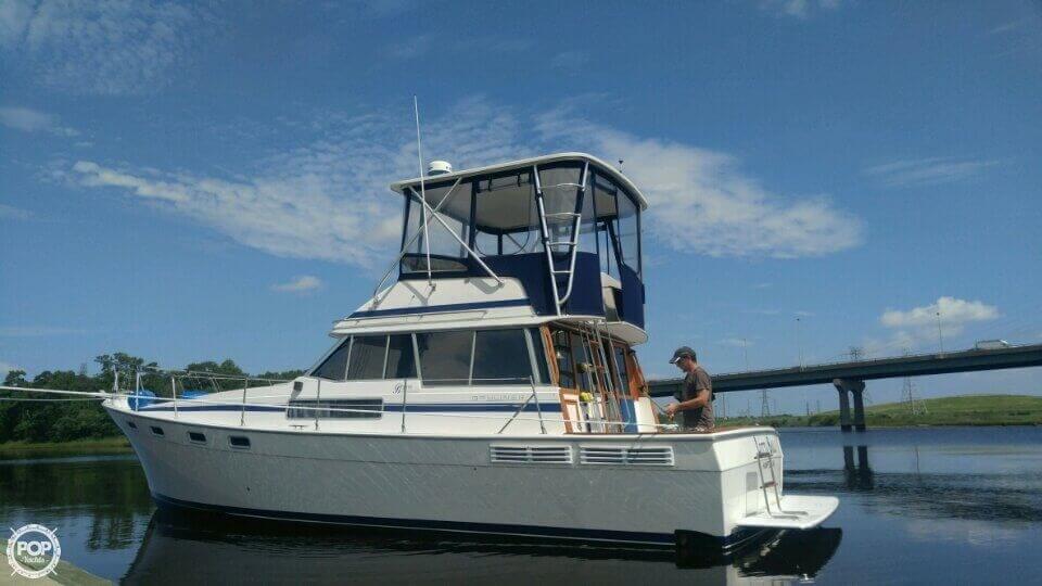 1988 Bayliner 38 - Photo #5