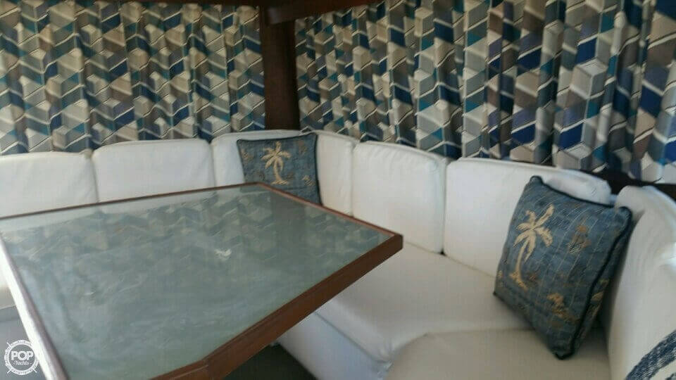 1988 Bayliner 38 - Photo #22