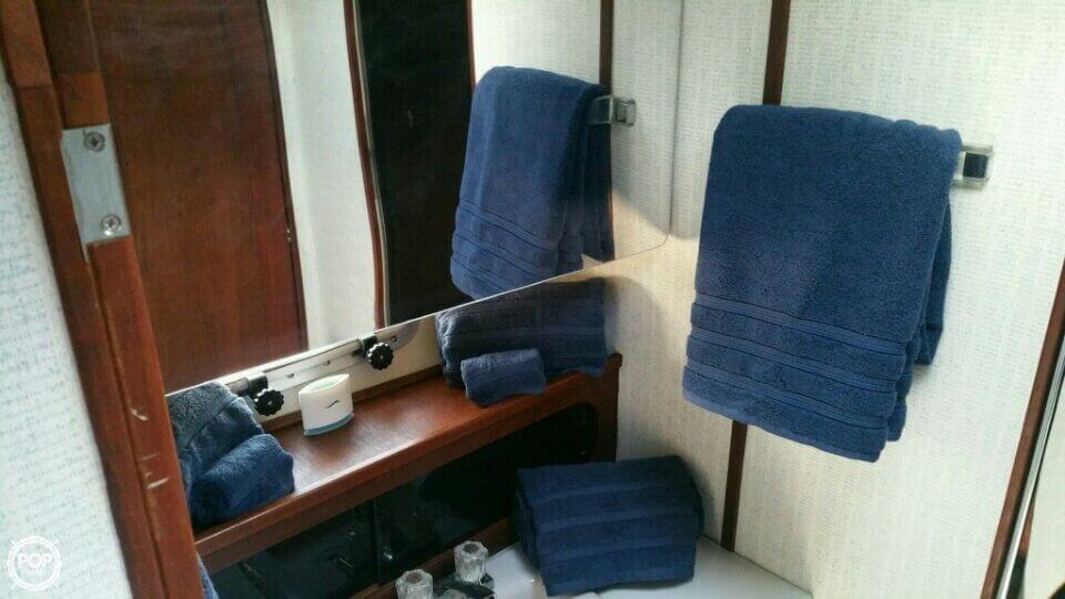 1988 Bayliner 38 - Photo #23