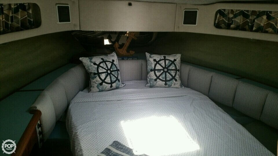 1988 Bayliner 38 - Photo #24