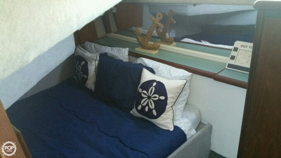 1988 Bayliner 38 - Photo #25