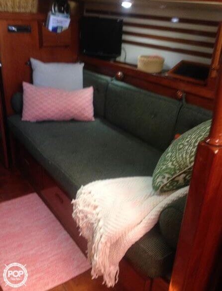1982 Endeavor 37 - Photo #7