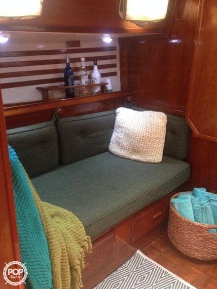 1982 Endeavor 37 - Photo #8