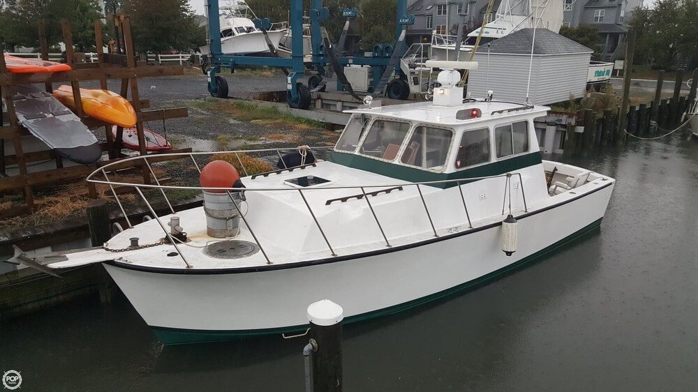 1978 Uniflite 33 - Photo #1