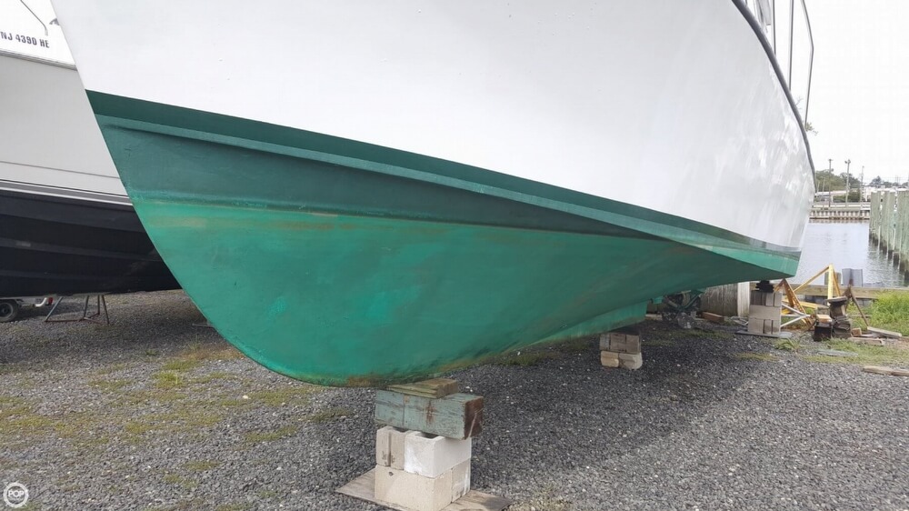 1978 Uniflite 33 - Photo #21