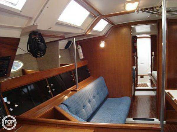 1987 Hunter 45 - Photo #3