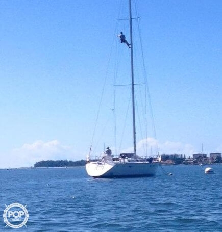 1987 Hunter 45 - Photo #7